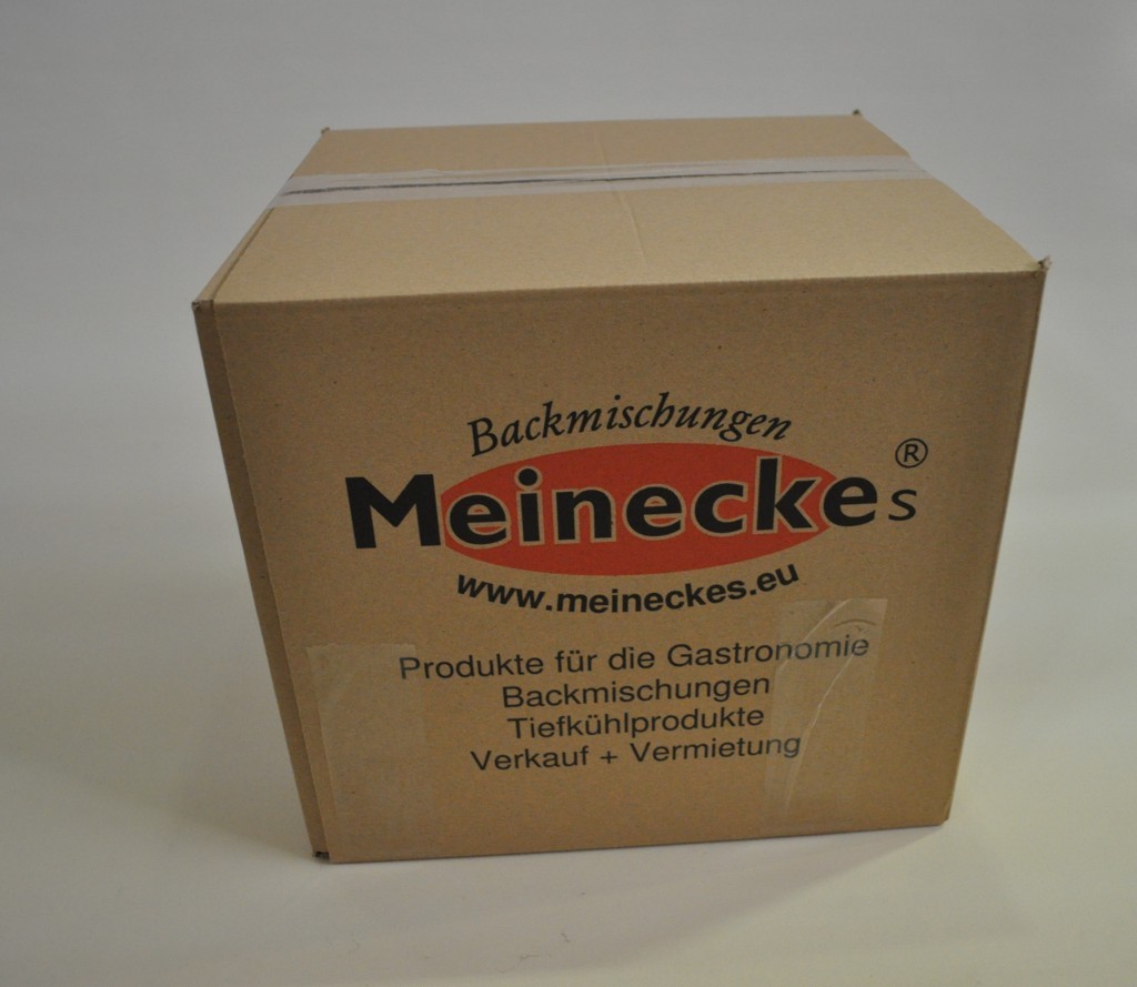 Fertiges Popcorn süß mit Kinobecher im Karton 