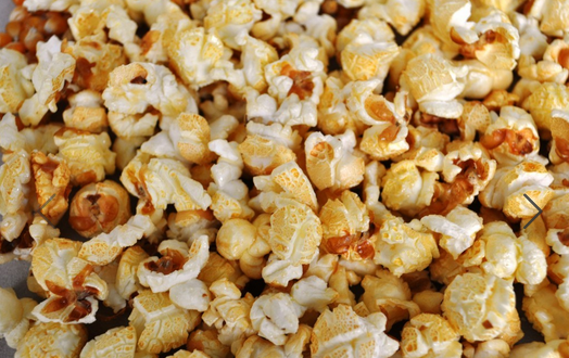 Fertiges Popcorn natur grob gemahlen 100L im Kunststoffsack / Karton 